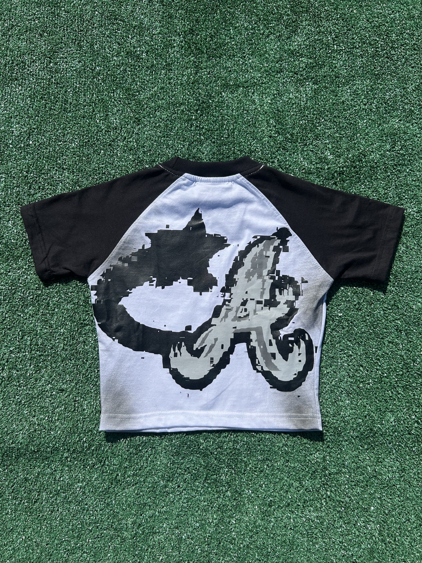 White/Black ‘Star'- Crop Top