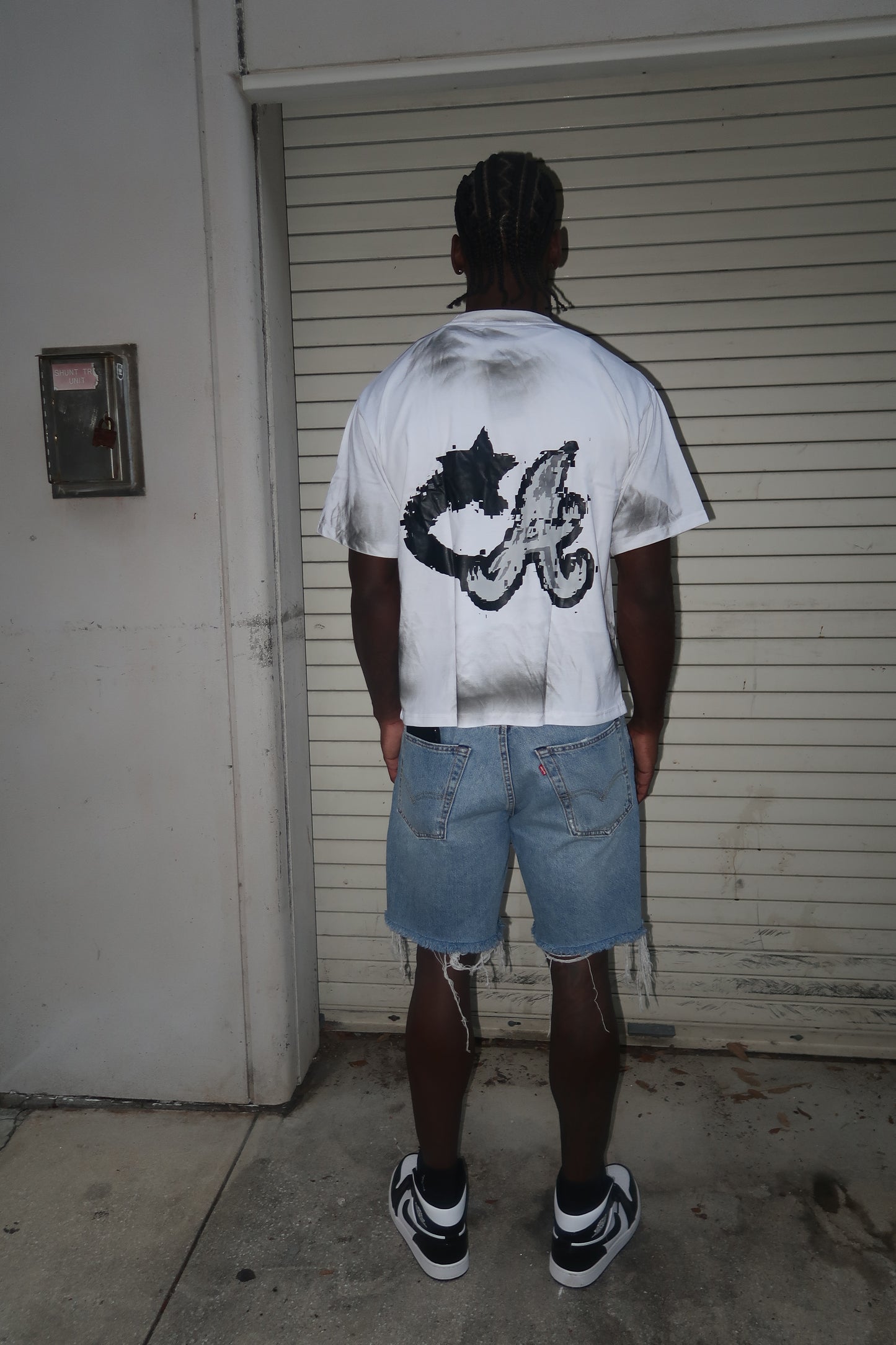White/Black- ‘Star'- Tee