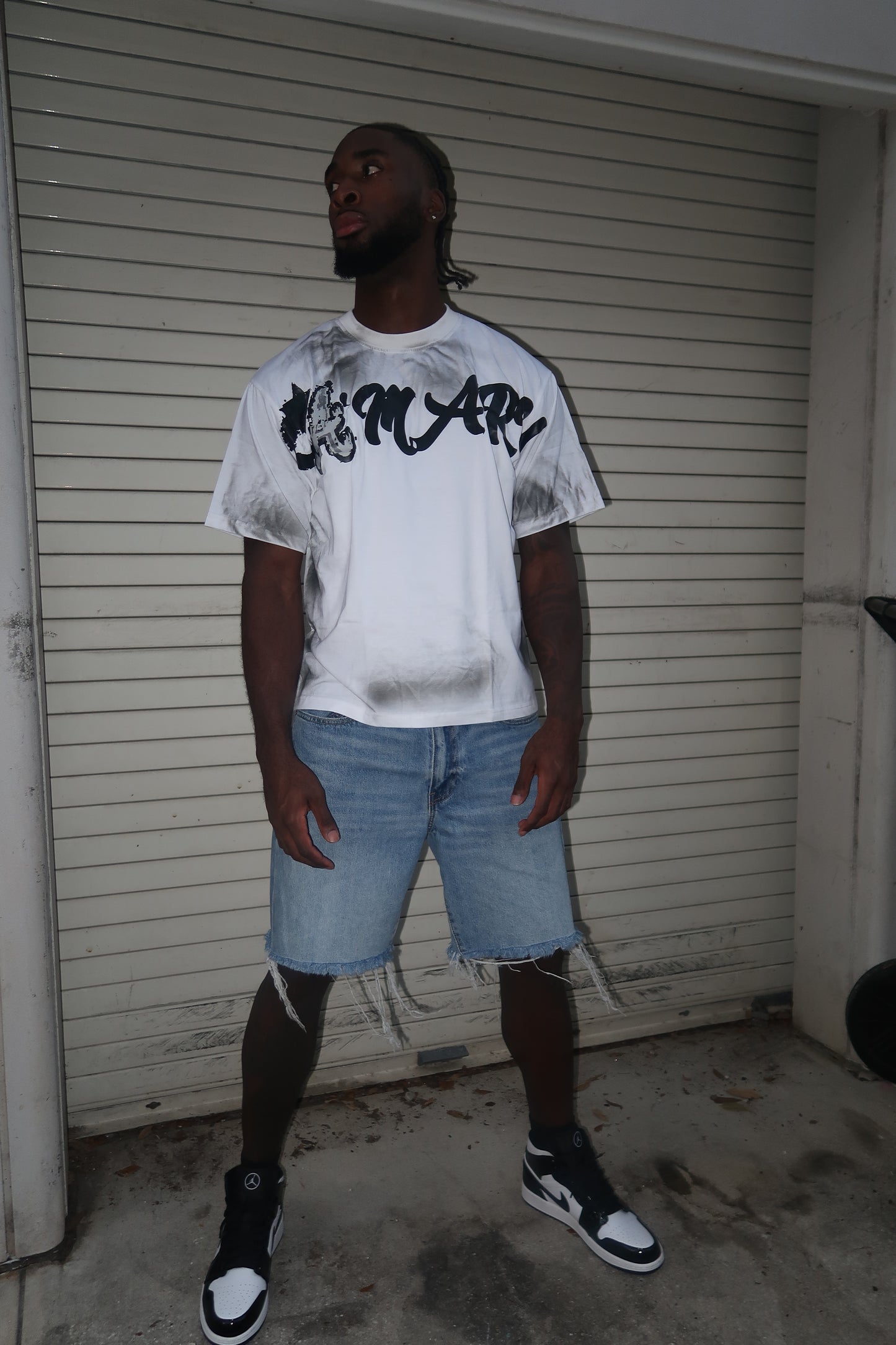 White/Black- ‘Star'- Tee