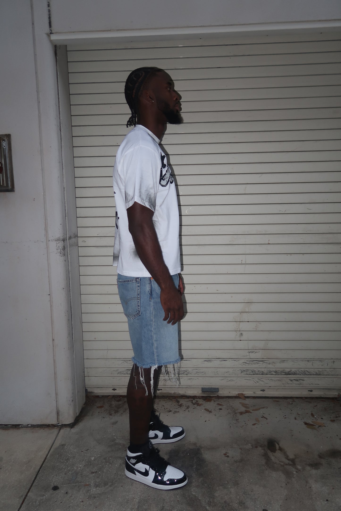 White/Black- ‘Star'- Tee